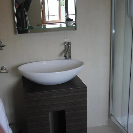 Bed & Breakfast Woodlands House 3*