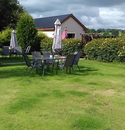 Woodlands House 3*